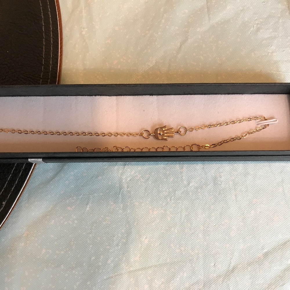 Gold hamsa charm anklet